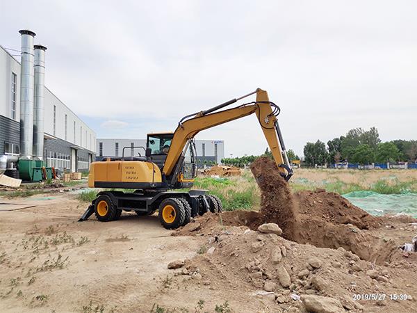 Test koparki kołowej 8ton 2